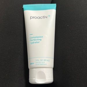 Proactiv+ Complexion Perfecting Hydrator. New sealed. EXP 10/2022